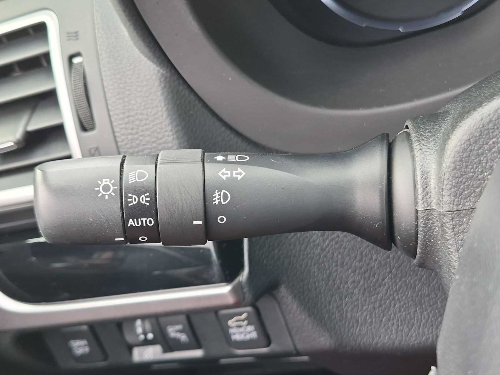 Used 2018 Subaru Forester 2.5i Touring AWD/4WD image 27