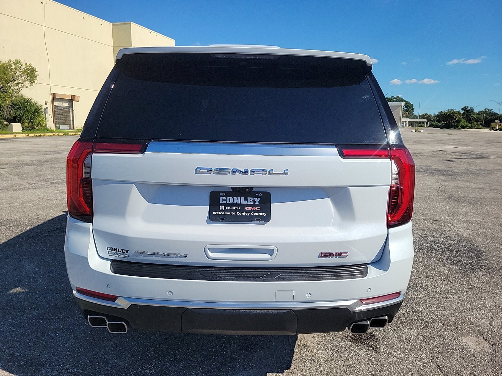 Used 2026 GMC Yukon Denali w/ Denali Reserve Package RWD image 7