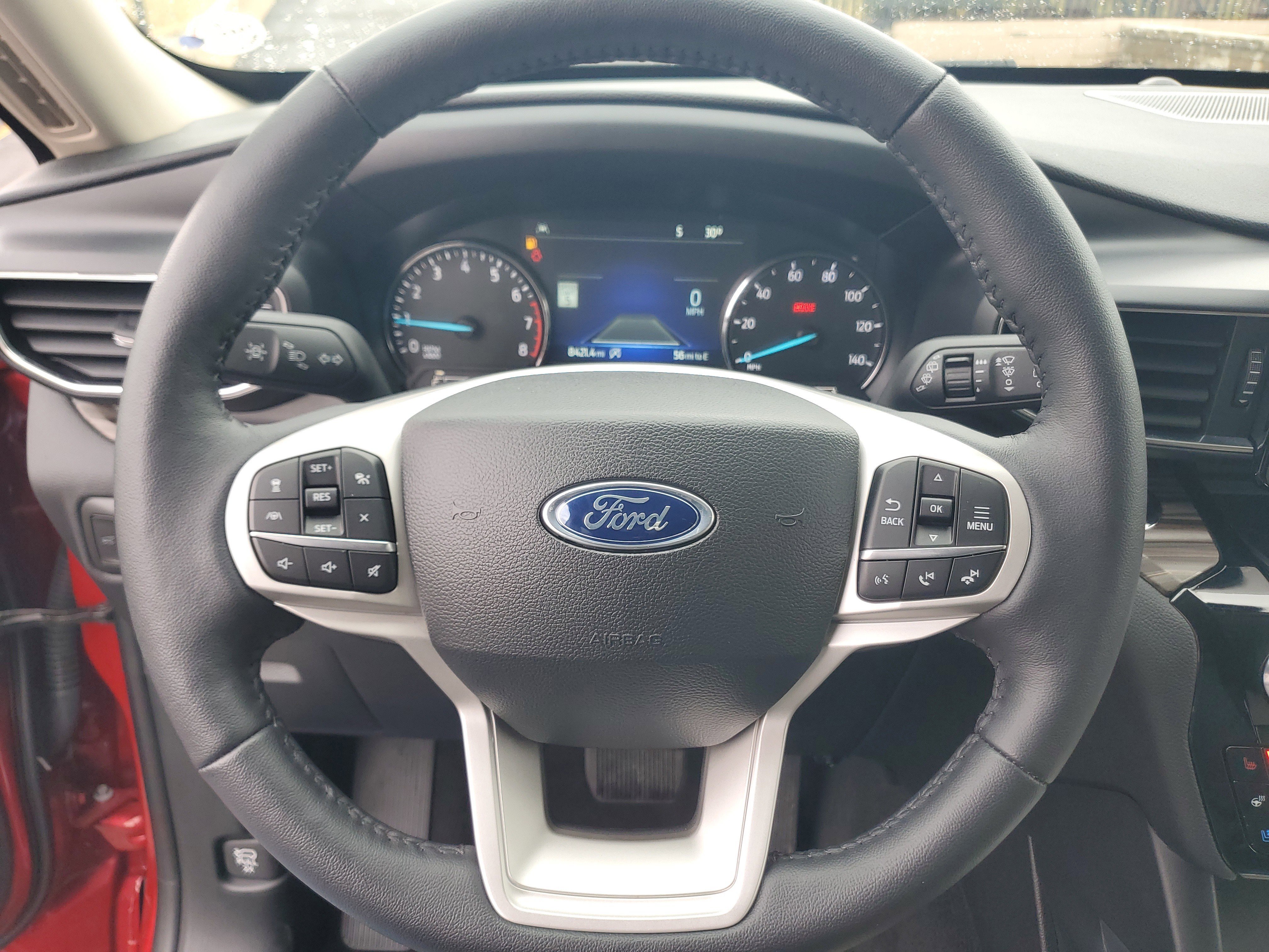 Used 2024 Ford Explorer Limited w/ Equipment Group 301A AWD/4WD image 14