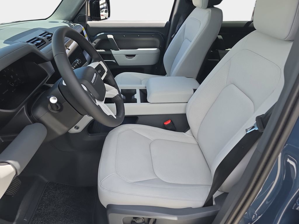 New 2026 Land Rover Defender 110 X-Dynamic SE AWD/4WD image 15