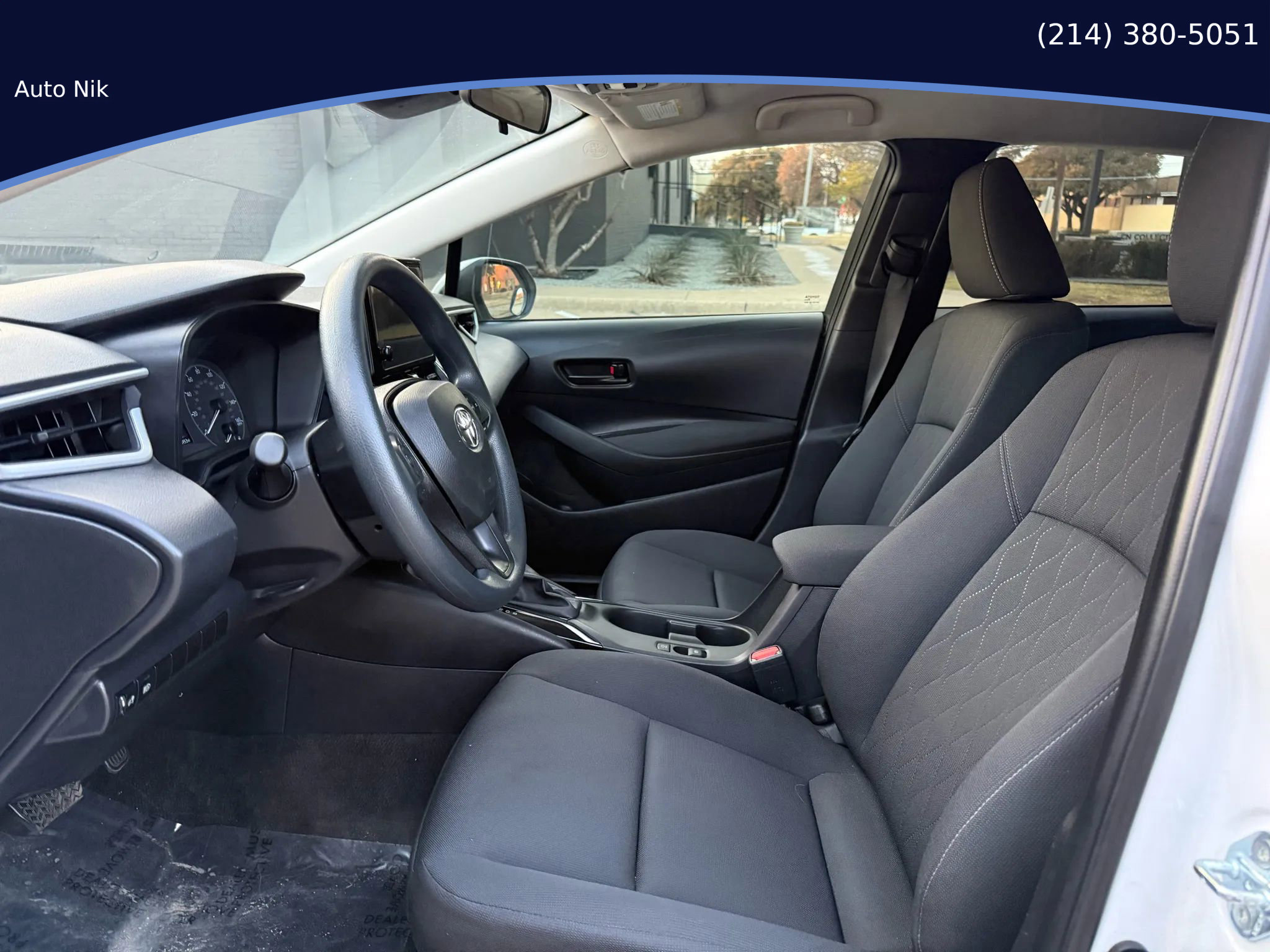 Used 2025 Toyota Corolla LE image 13