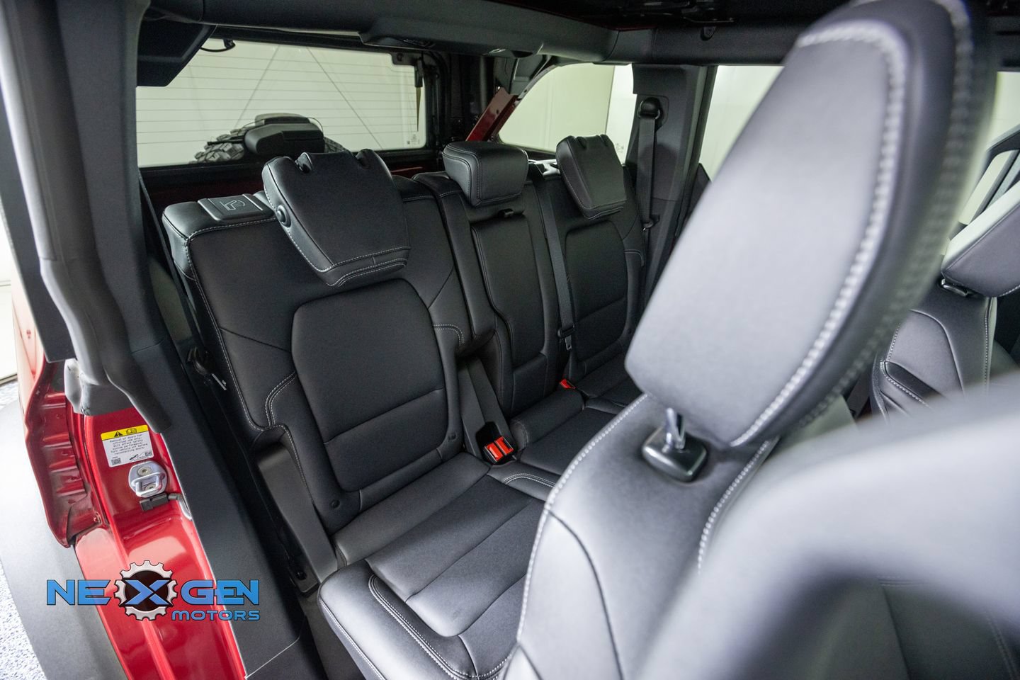 Used 2025 Ford Bronco Badlands AWD/4WD image 44
