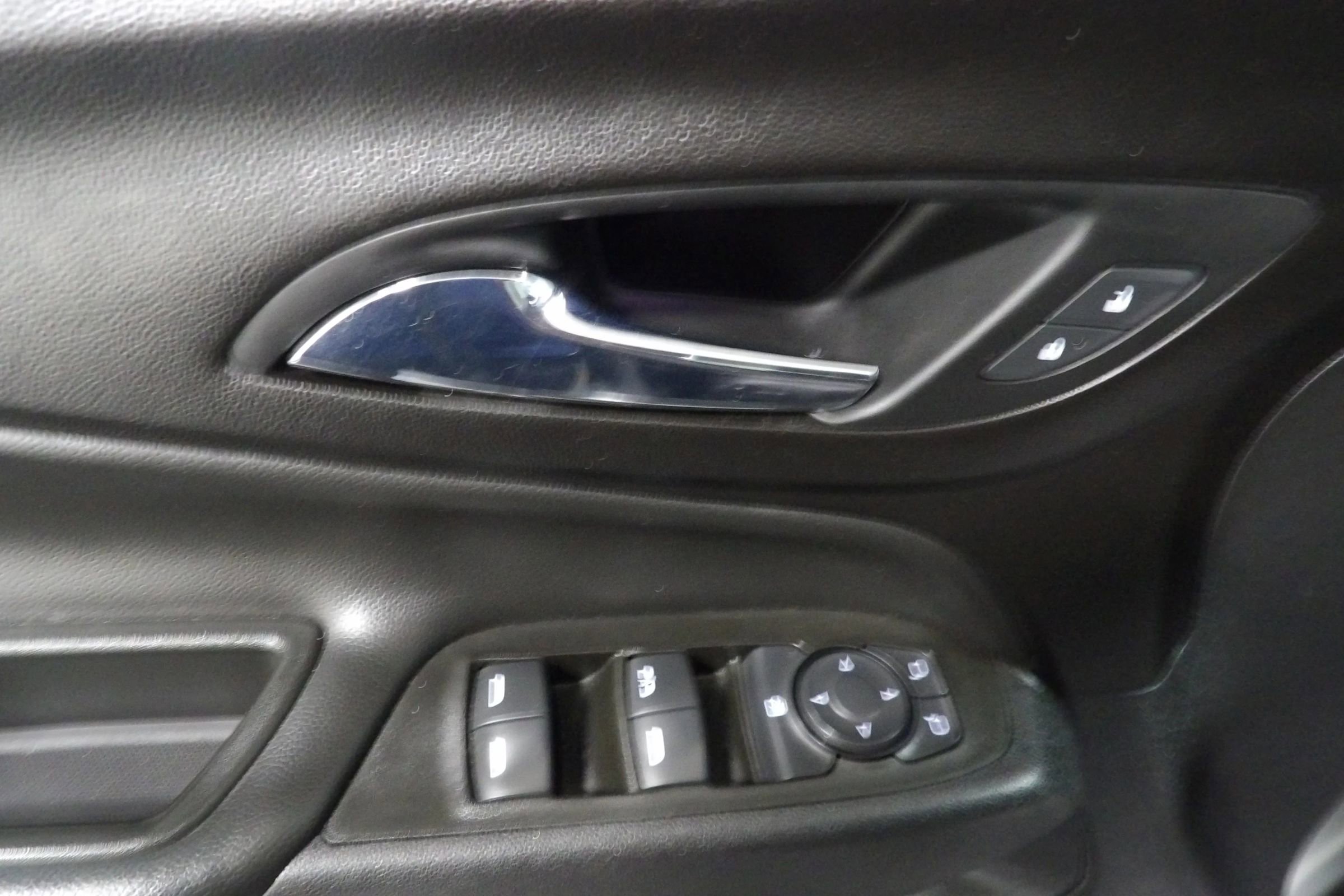 Used 2021 Chevrolet Equinox LT FWD image 8