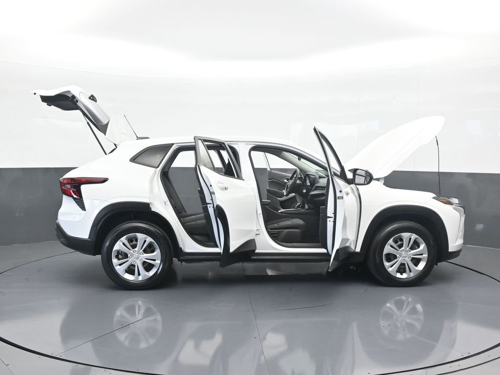 Used 2024 Chevrolet Trax LS w/ Driver Confidence Package image 65