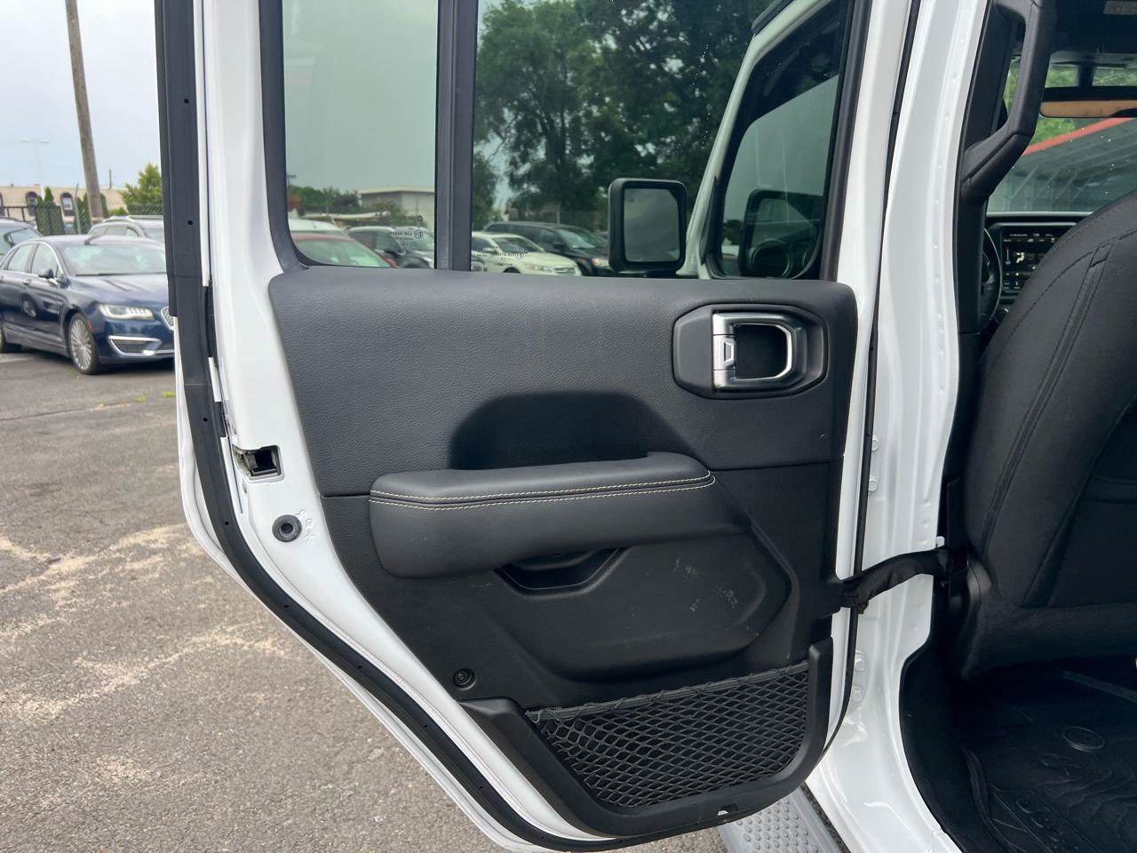 Used 2019 Jeep Wrangler Unlimited Sahara AWD/4WD image 20