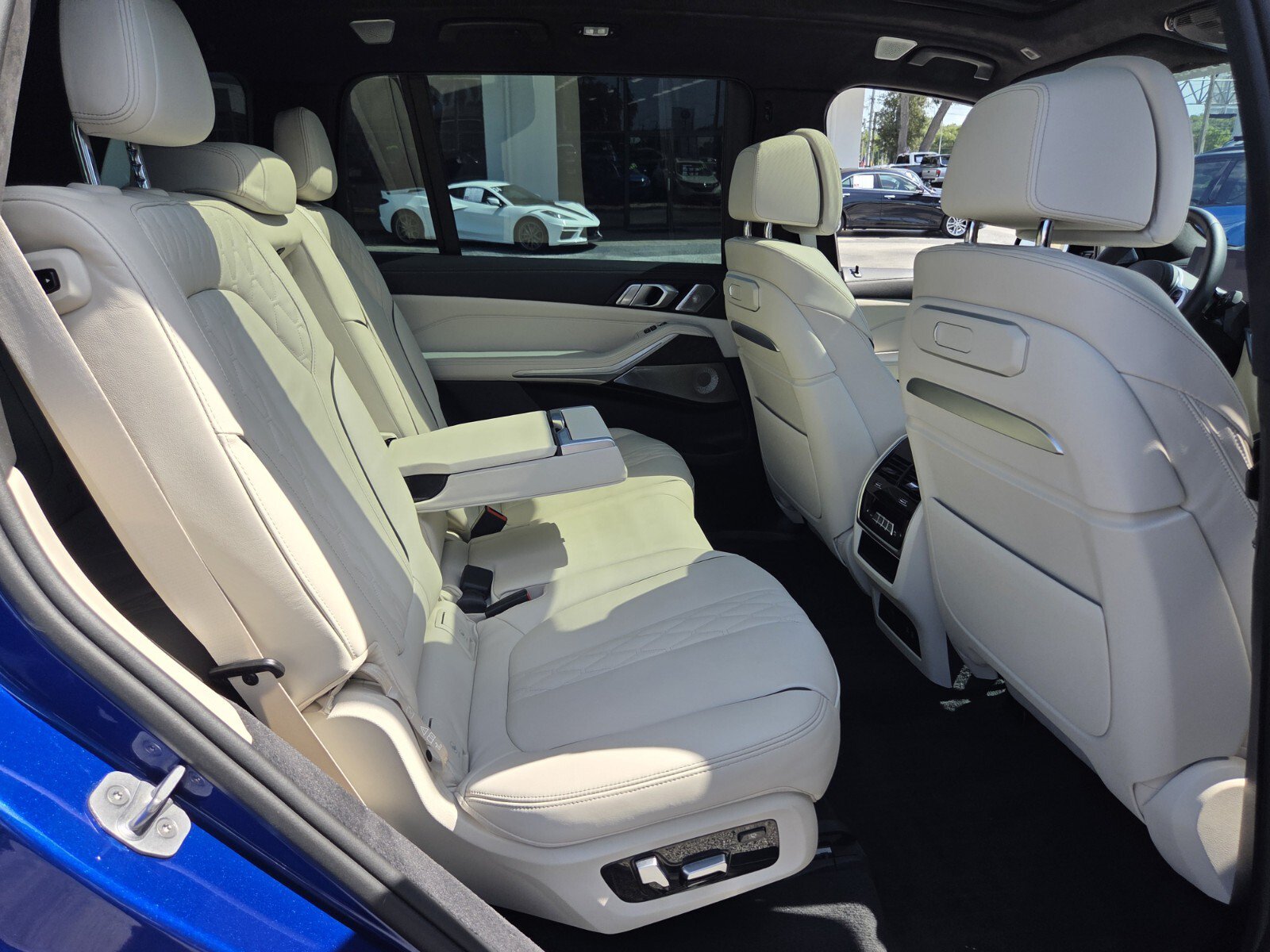 Used 2026 BMW X7 M60i AWD/4WD image 16