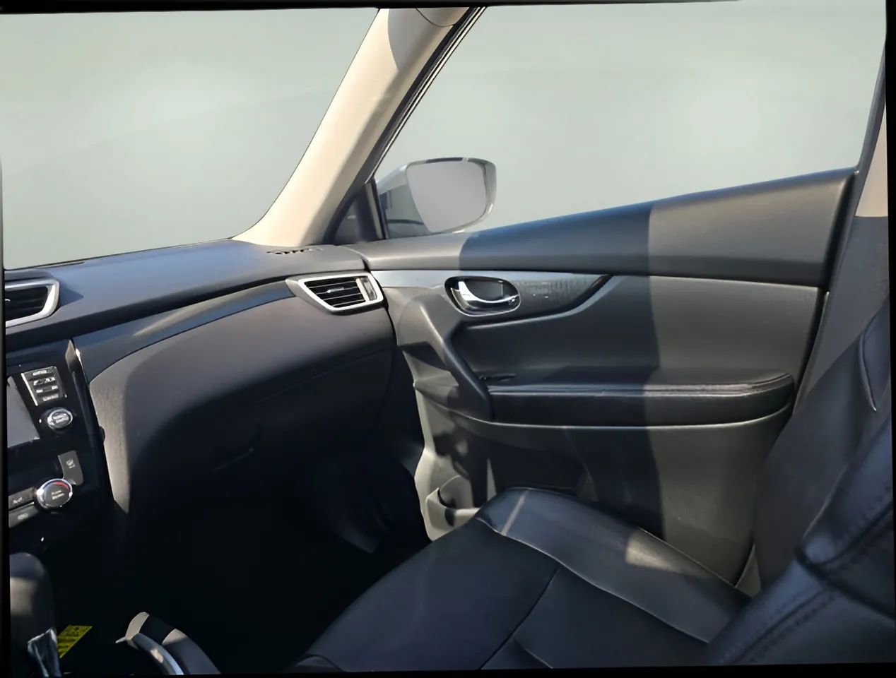 Used 2016 Nissan Rogue SL image 16