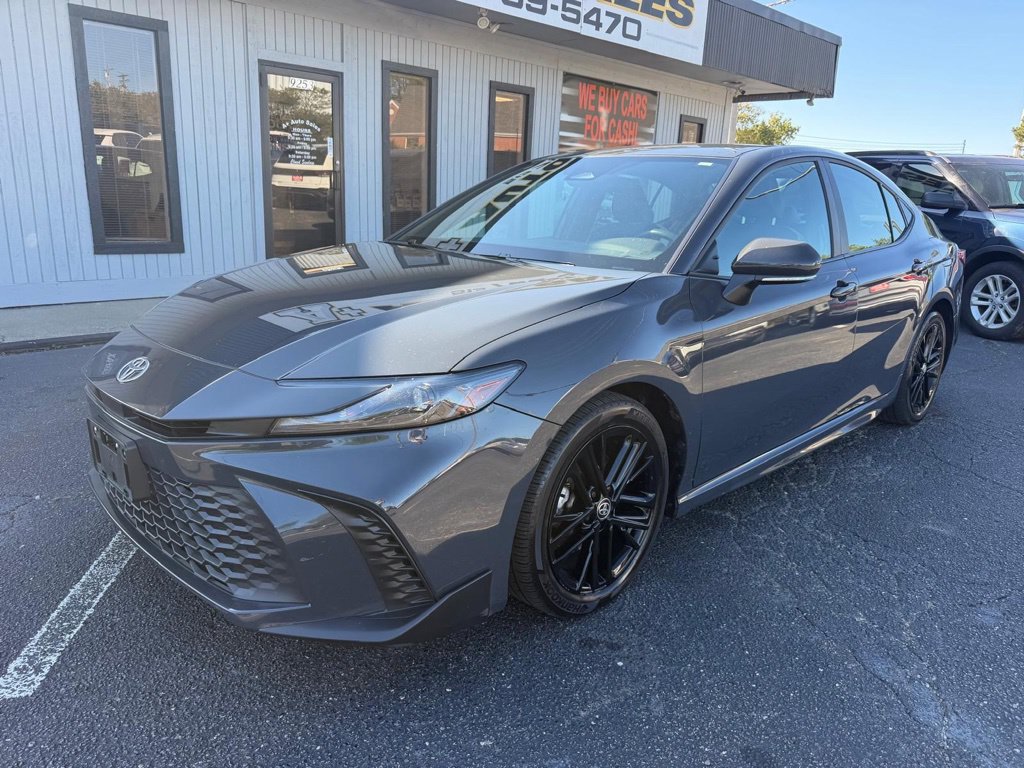Used 2025 Toyota Camry SE