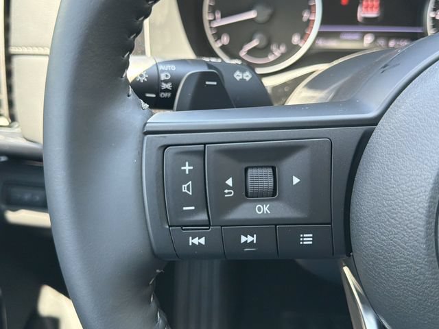 New 2025 Nissan Pathfinder SV FWD image 13