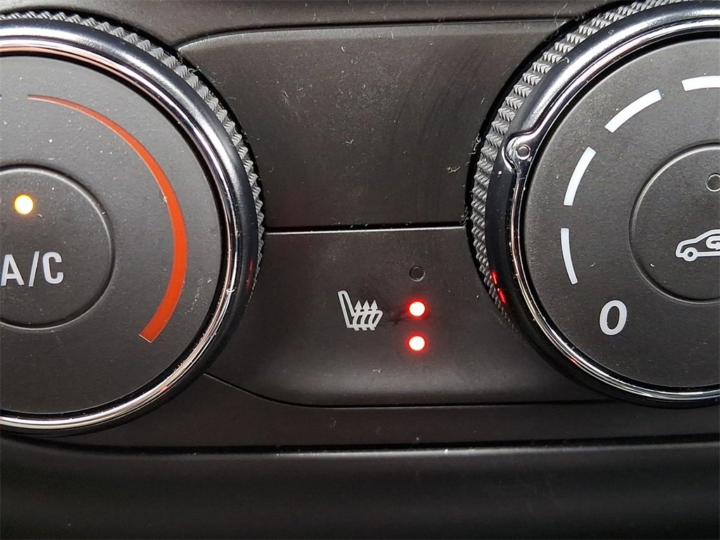 Used 2024 Chevrolet Trax RS w/ Sunroof Package image 25