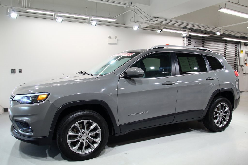 Used 2019 Jeep Cherokee Latitude Plus w/ Cold Weather Group image 15