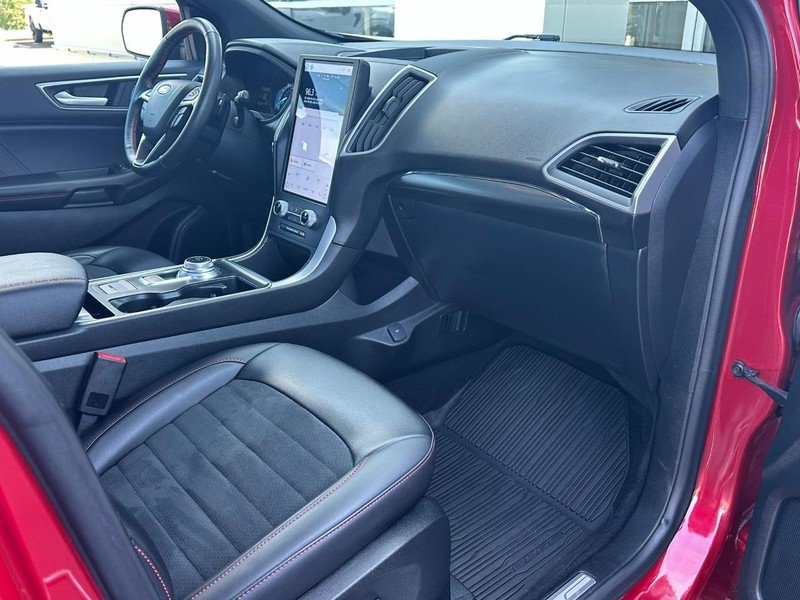 Used 2022 Ford Edge ST-Line w/ Class II Trailer Tow Package image 13