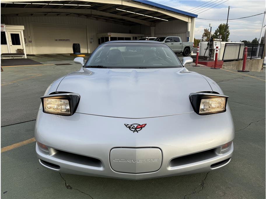 Used 2002 Chevrolet Corvette Coupe RWD image 25