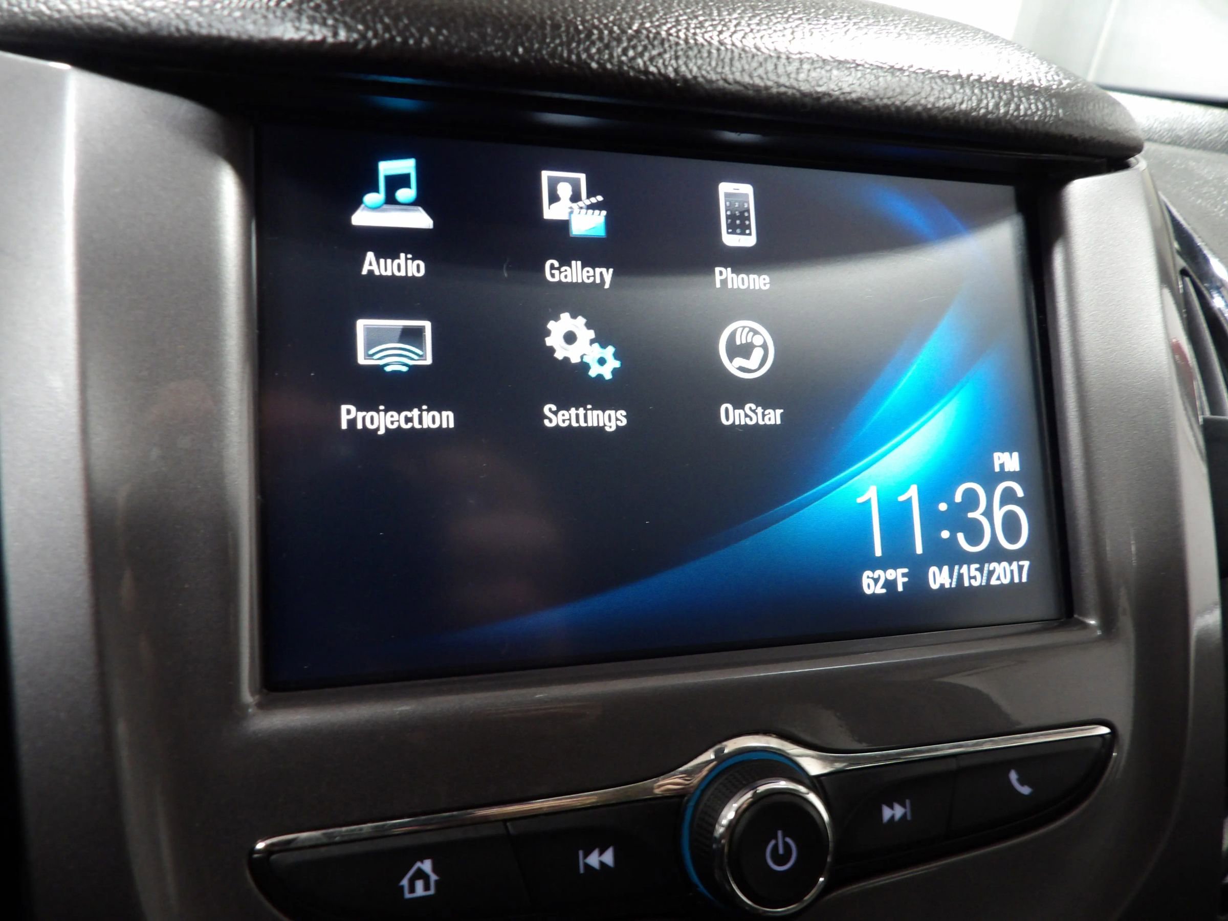 Used 2017 Chevrolet Cruze LT FWD image 16