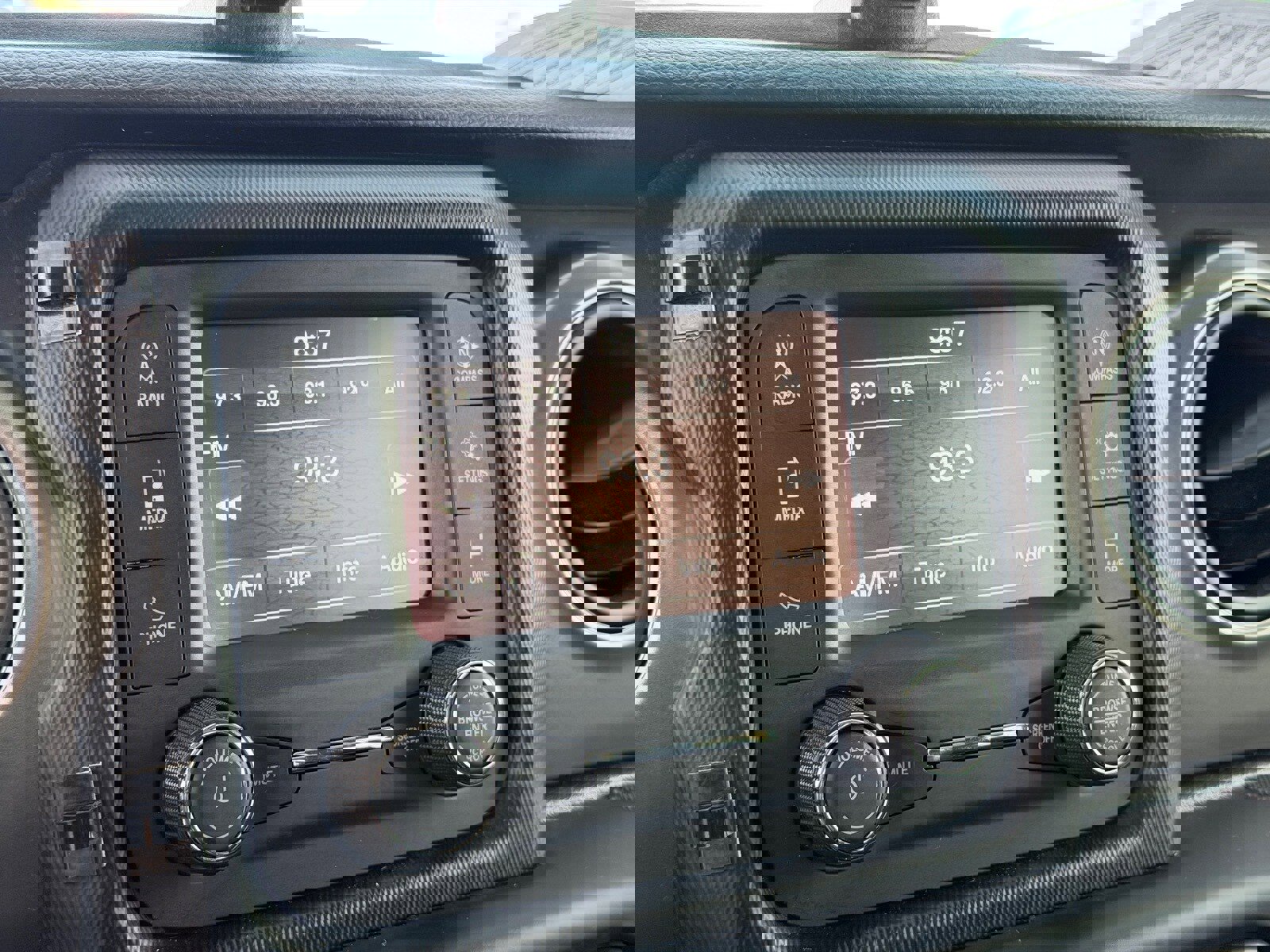 Used 2021 Jeep Gladiator Sport w/ Auxiliary Switch Group image 26