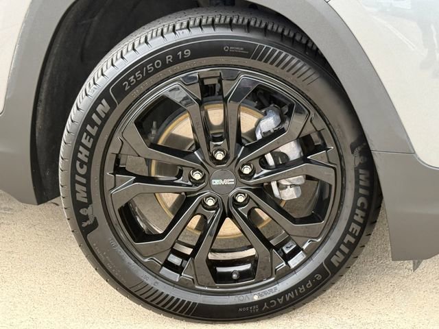 Used 2020 GMC Terrain SLT w/ Preferred Package FWD image 2