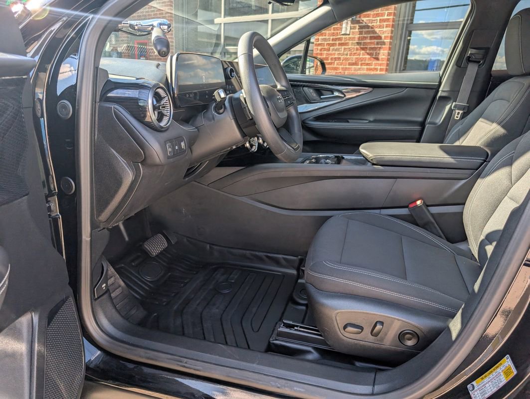 Used 2024 Chevrolet Blazer EV AWD Police image 17