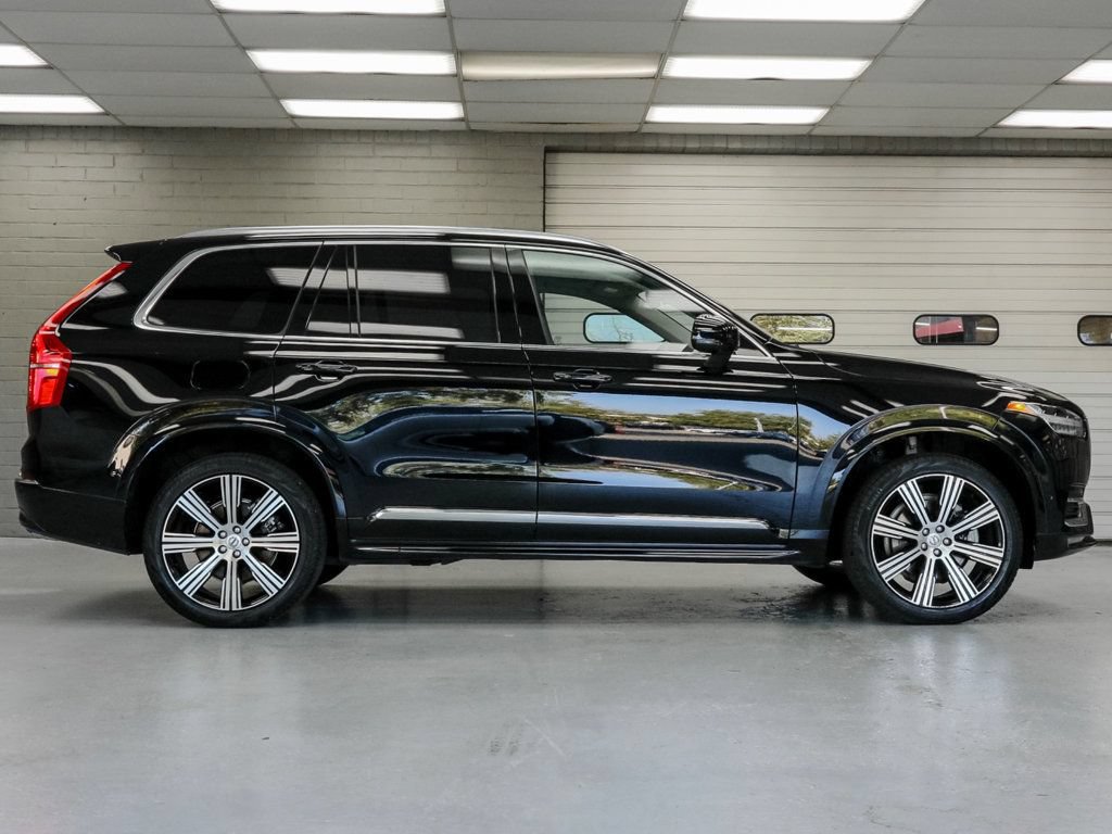 Used 2024 Volvo XC90 B5 Plus AWD/4WD image 3
