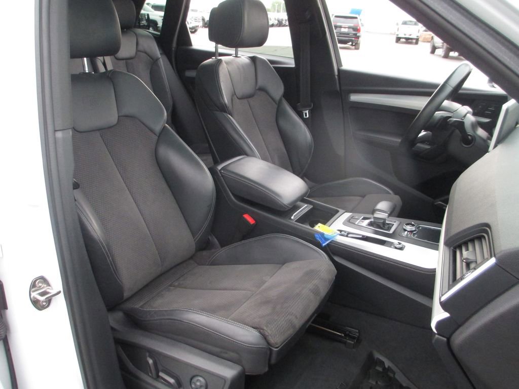 Used 2020 Audi SQ5 Premium Plus AWD/4WD image 24