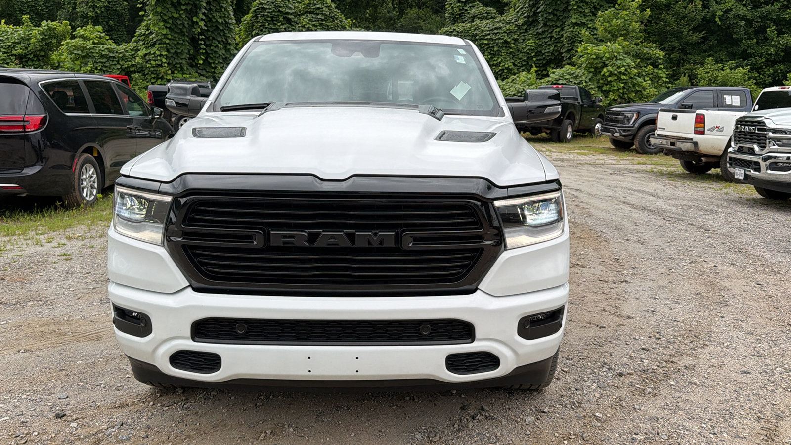 Used 2024 RAM 1500 Laramie AWD/4WD image 3