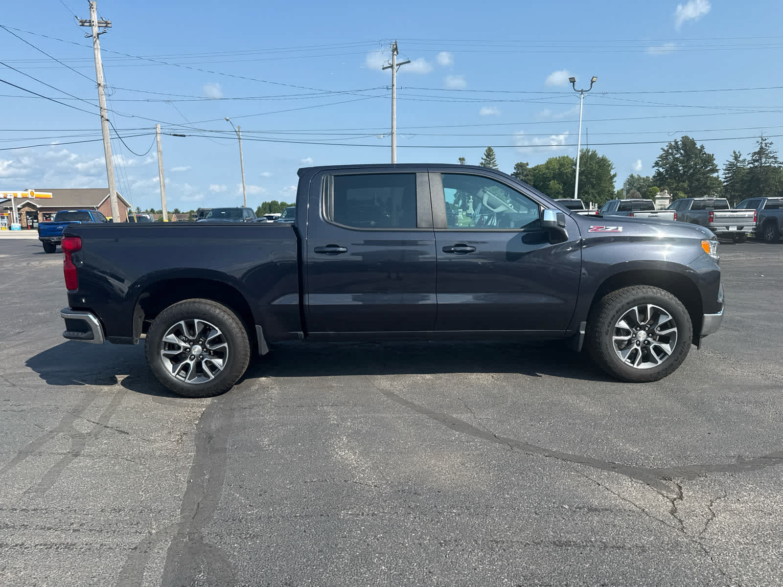 Certified 2023 Chevrolet Silverado 1500 LT AWD/4WD image 6