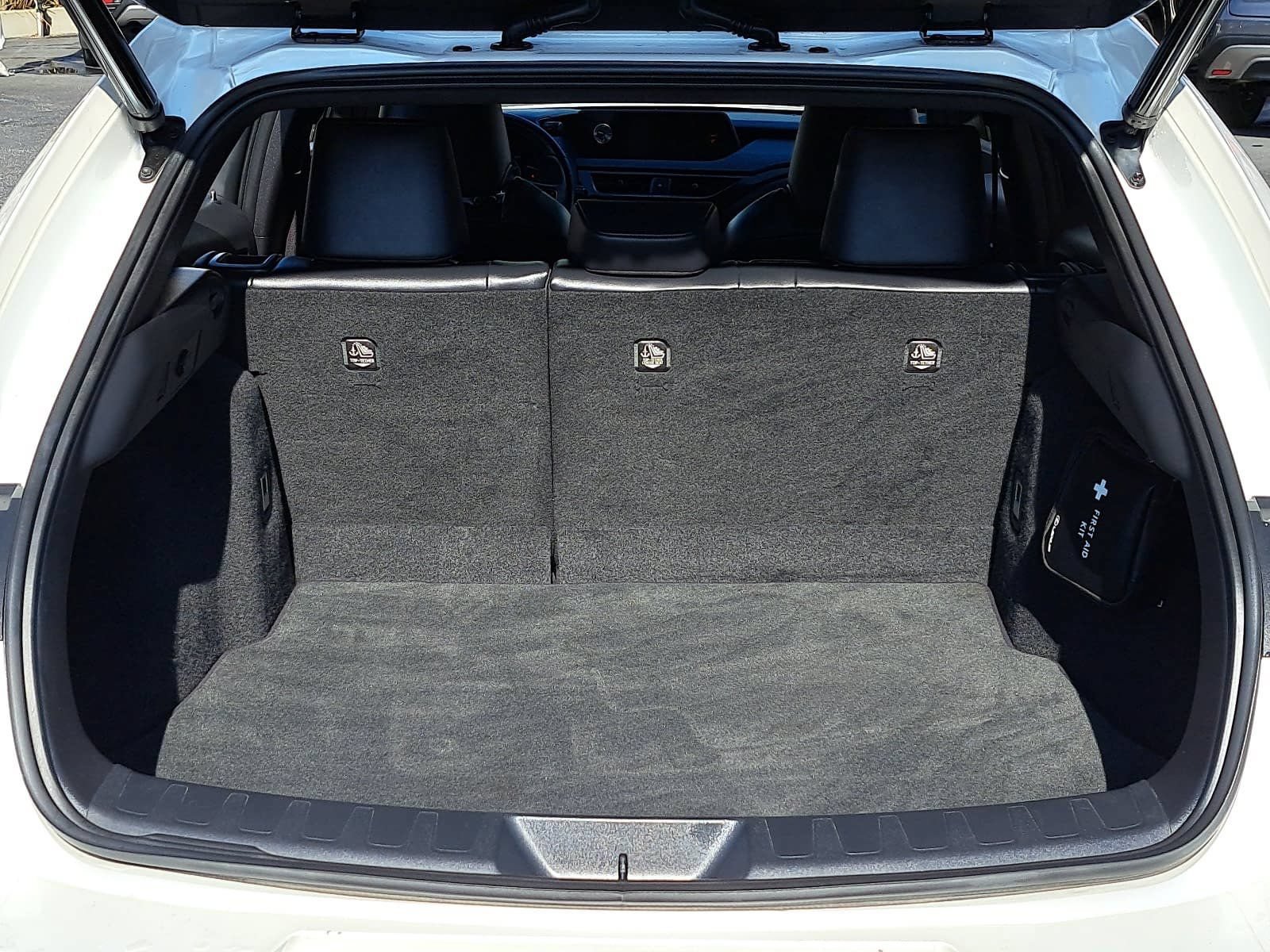 Used 2020 Lexus UX 200 w/ Premium Package FWD image 13