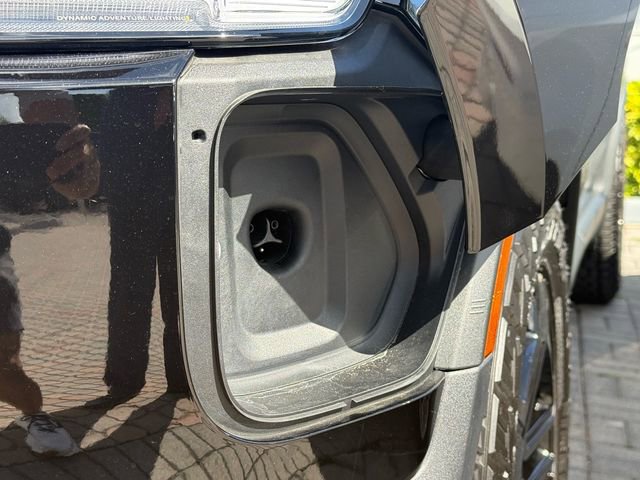 Used 2026 Rivian R1S Adventure image 29