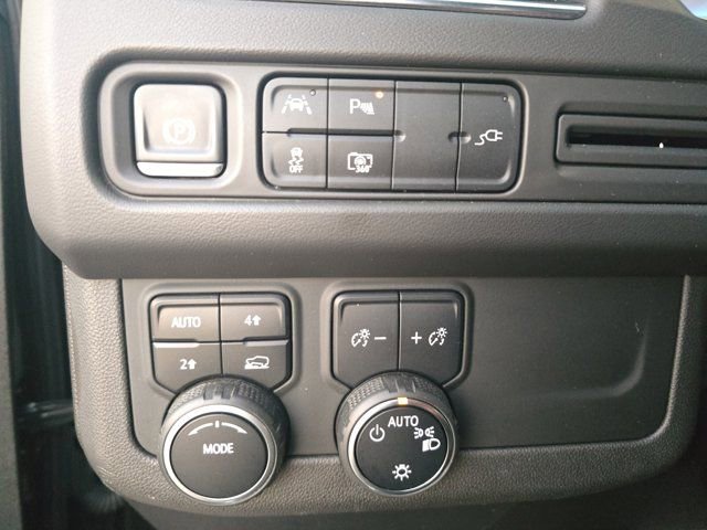 Used 2022 Chevrolet Tahoe RST w/ Luxury Package image 27