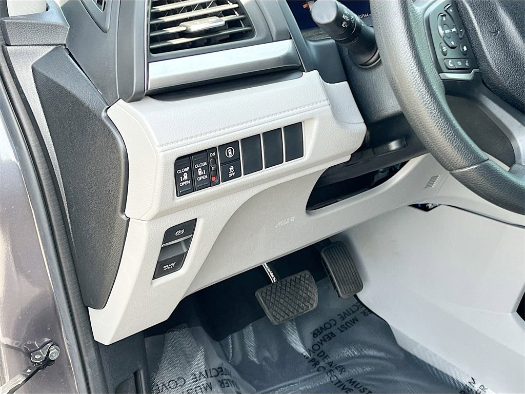 Used 2024 Honda Odyssey EX image 10