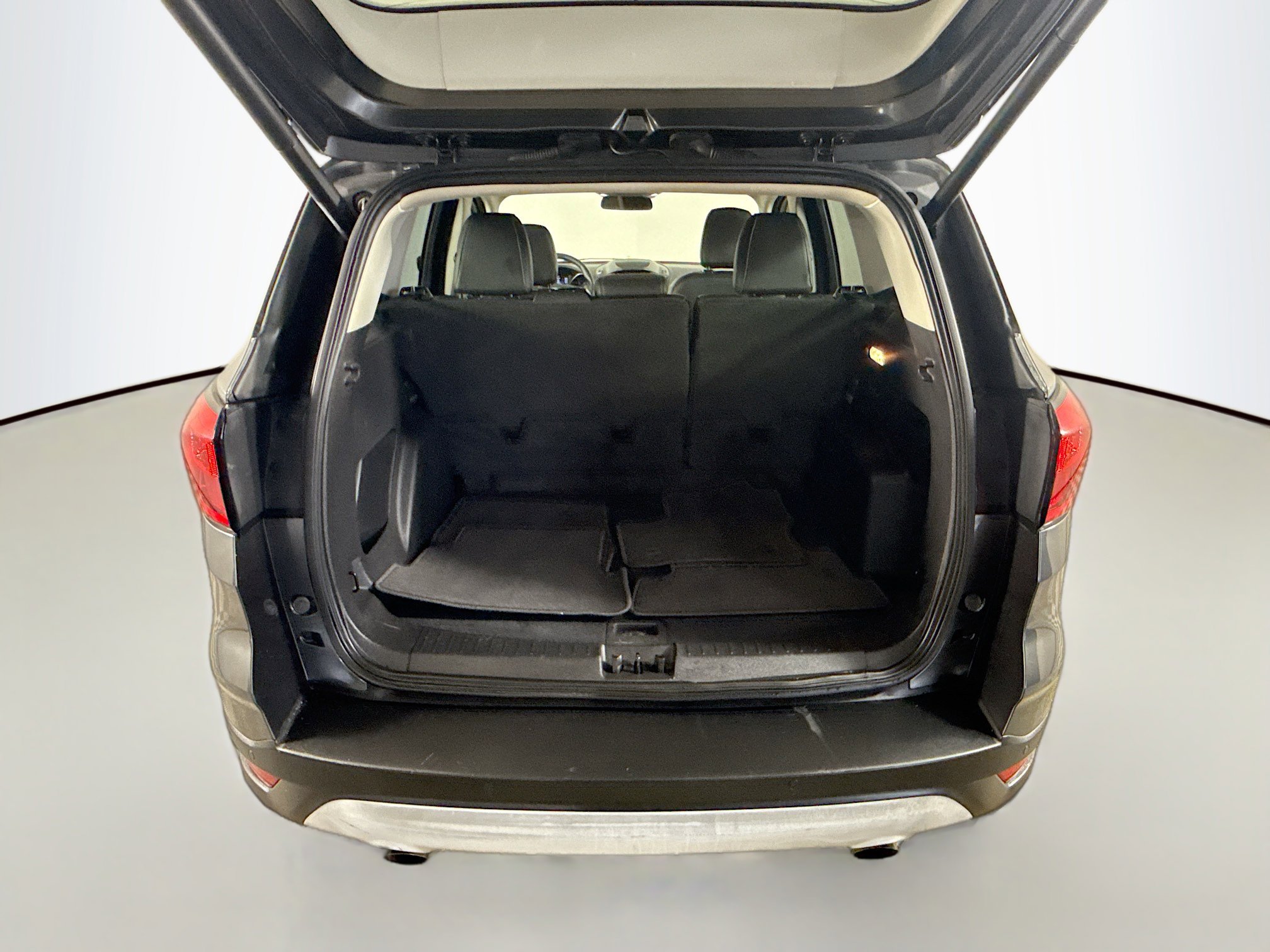 Used 2019 Ford Escape SEL image 35