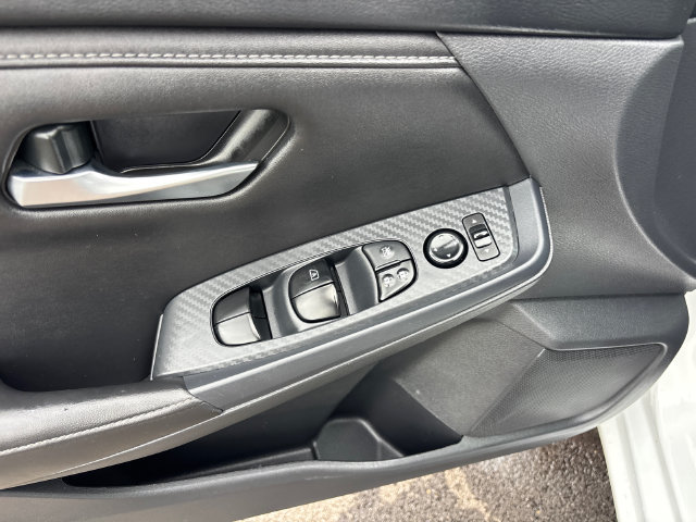 Used 2024 Nissan Sentra SV FWD image 16