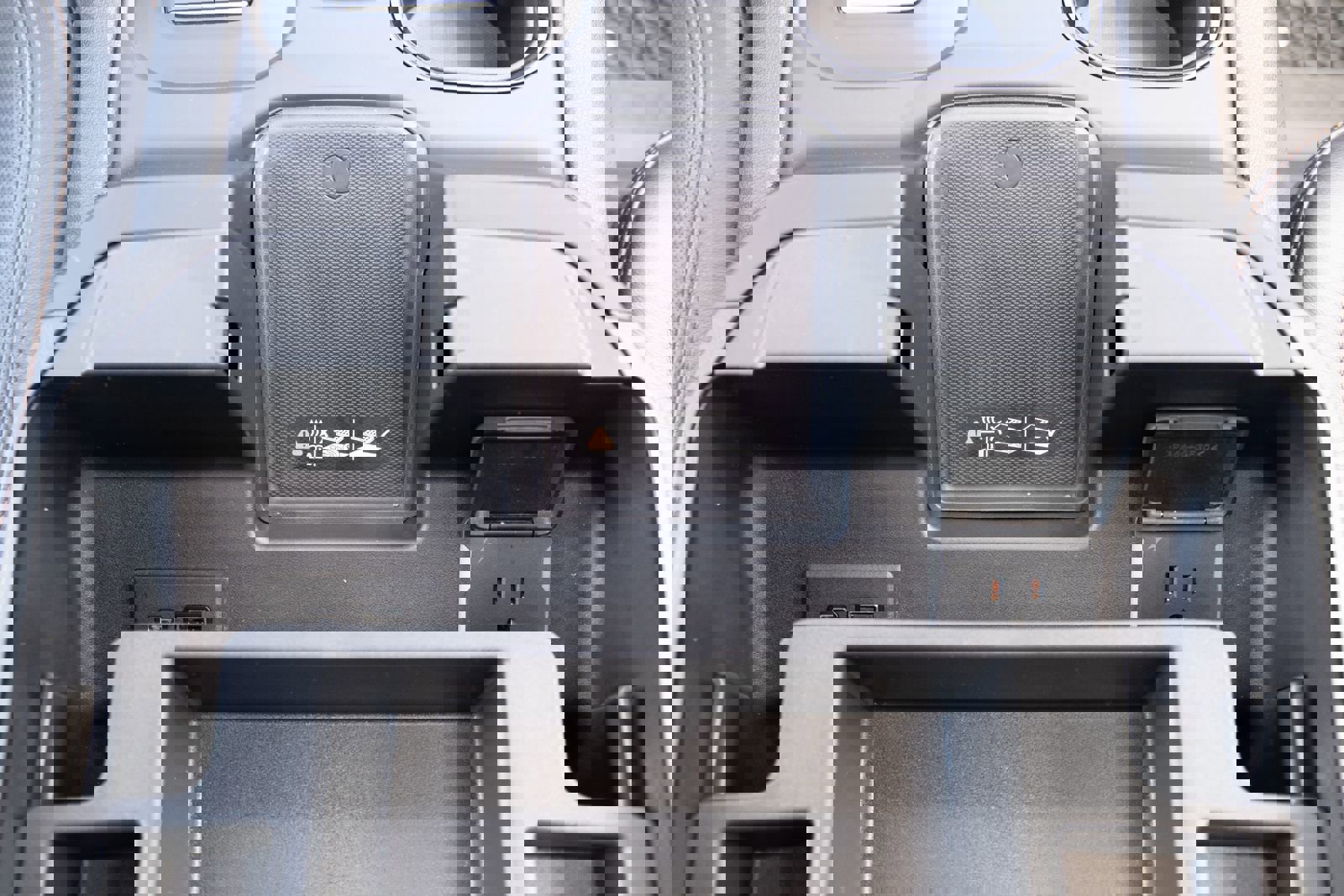 Used 2024 GMC Sierra 3500 AT4 w/ AT4 Premium Plus Package image 9