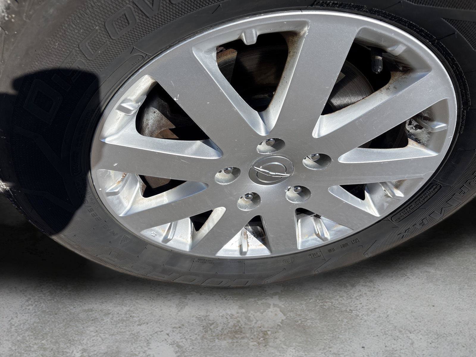 Used 2015 Chrysler Town & Country Touring FWD image 12