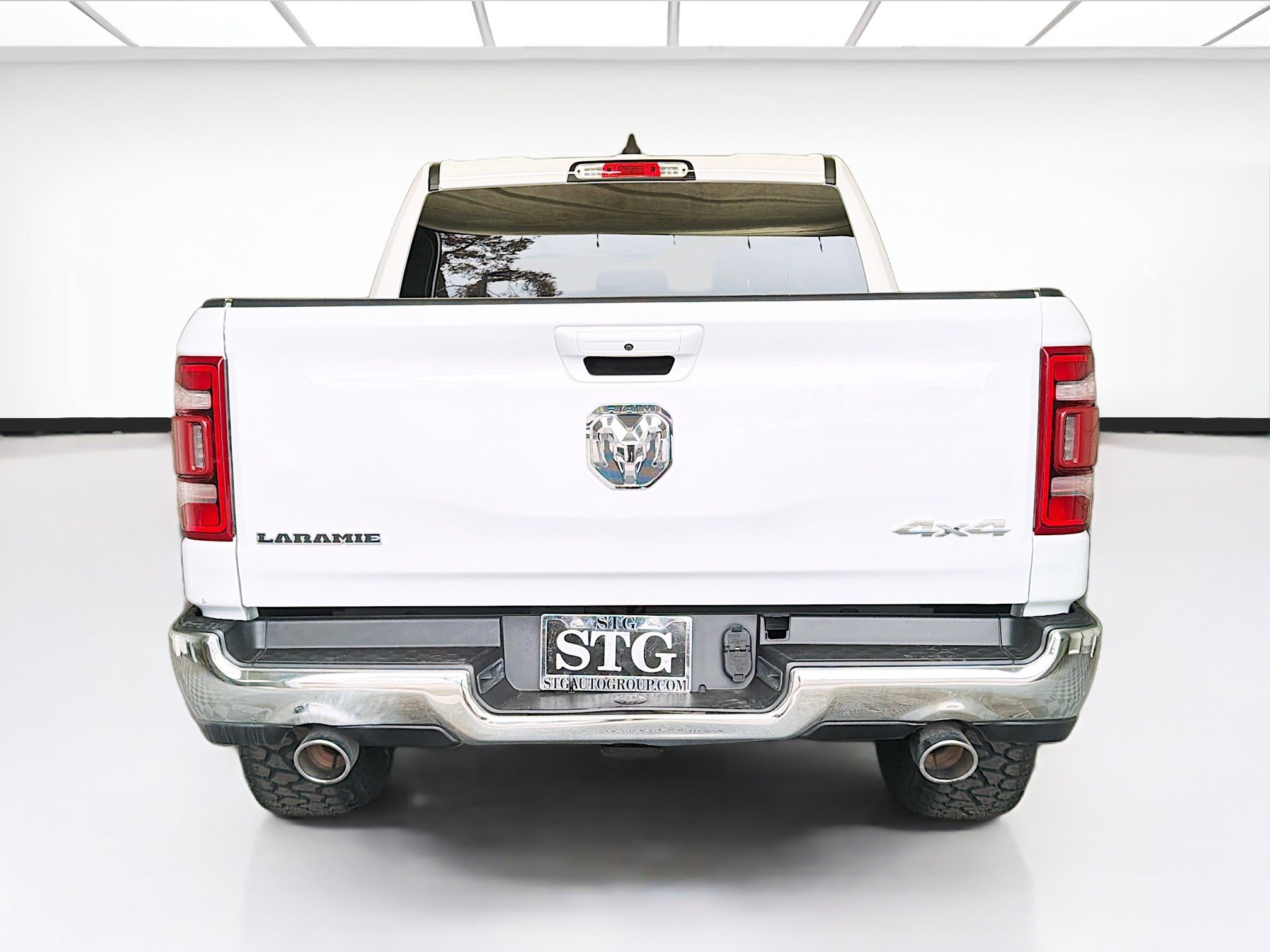 Used 2024 RAM 1500 Laramie AWD/4WD image 5