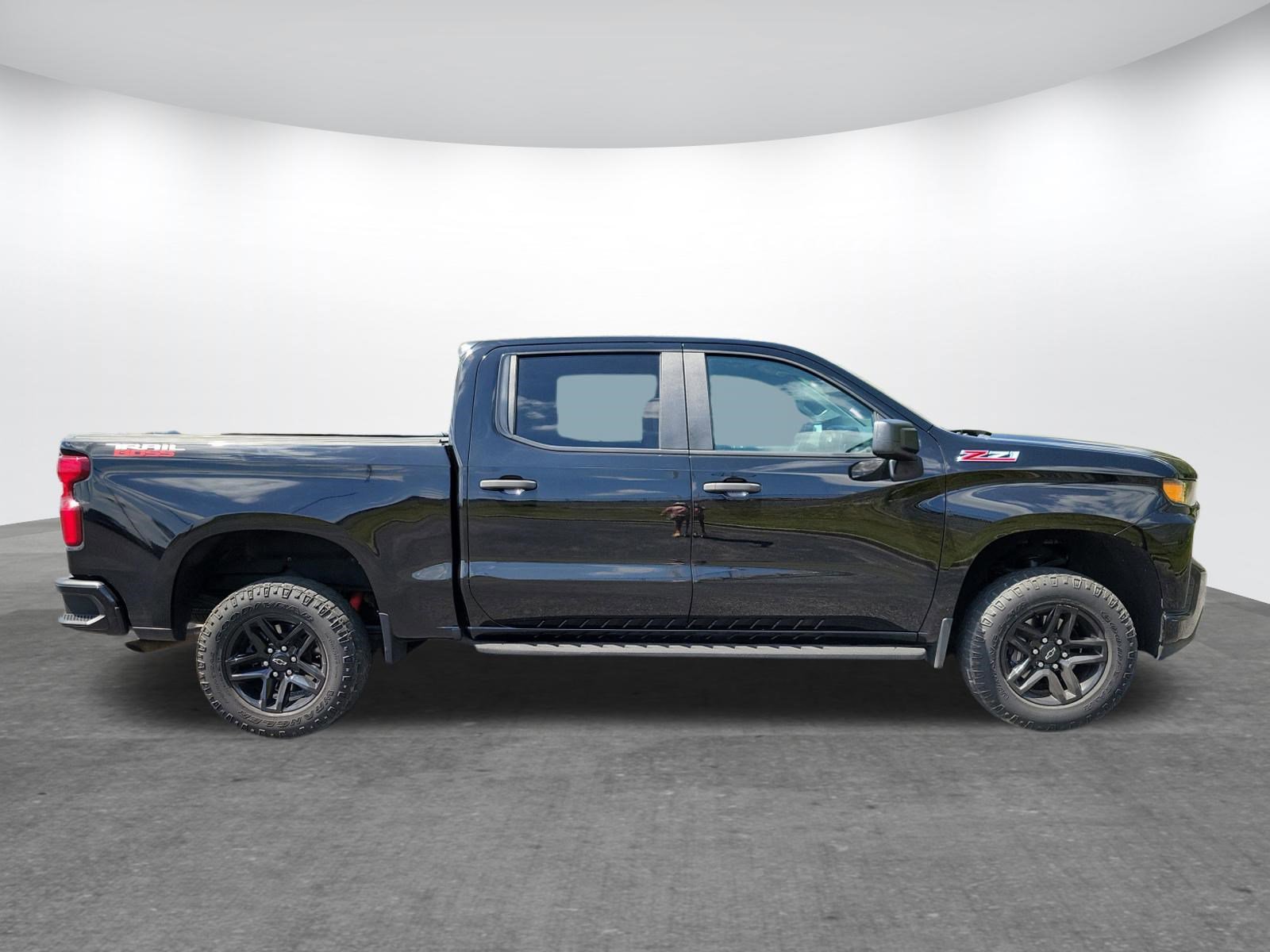 Used 2022 Chevrolet Silverado 1500 Custom Trail Boss w/ Safety Confidence Package AWD/4WD image 2