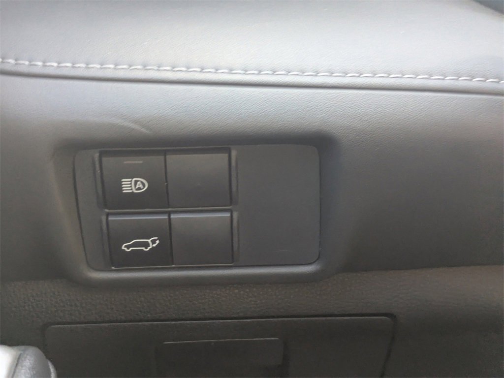 Used 2021 Toyota Highlander XLE image 29