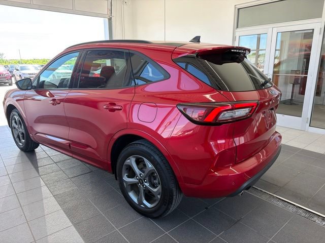 Certified 2024 Ford Escape ST-Line w/ Tech Pack #1 AWD/4WD image 3