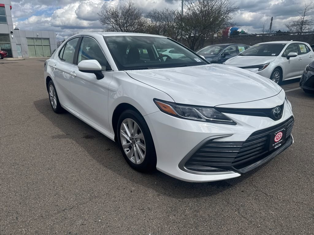 Used 2023 Toyota Camry LE image 9