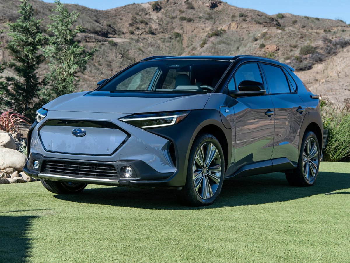 Used 2023 Subaru Solterra Premium image 1