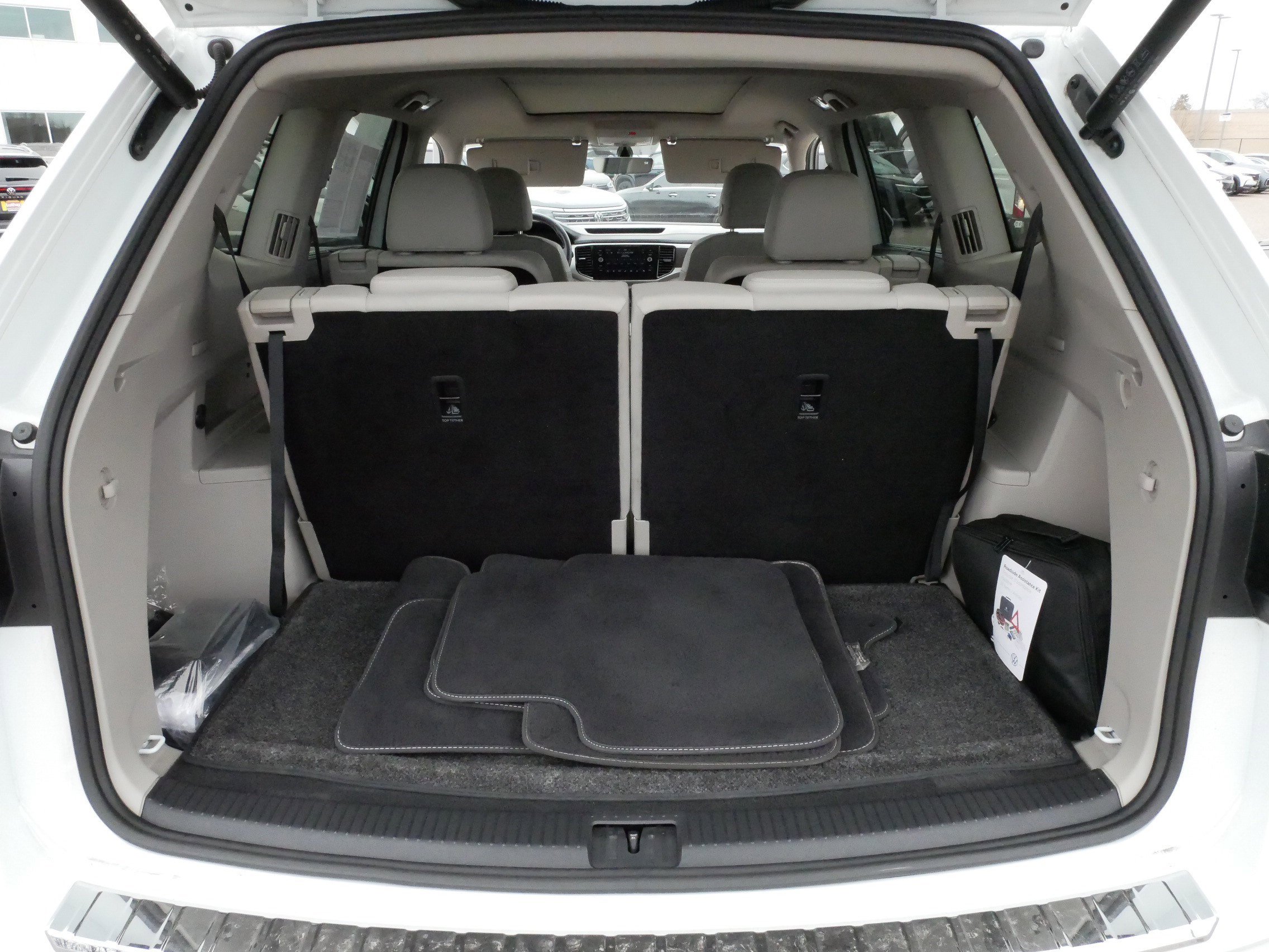 Certified 2023 Volkswagen Atlas SE w/ Panoramic Sunroof Package image 18