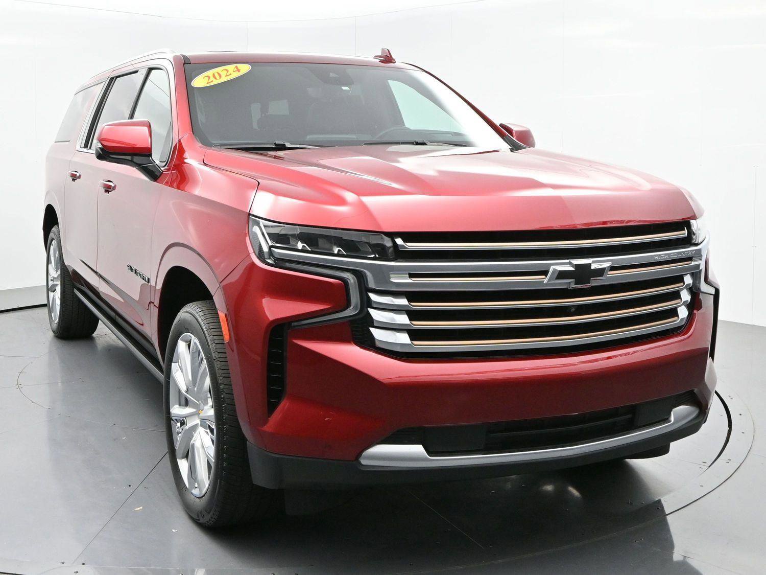 Used 2024 Chevrolet Suburban High Country image 2