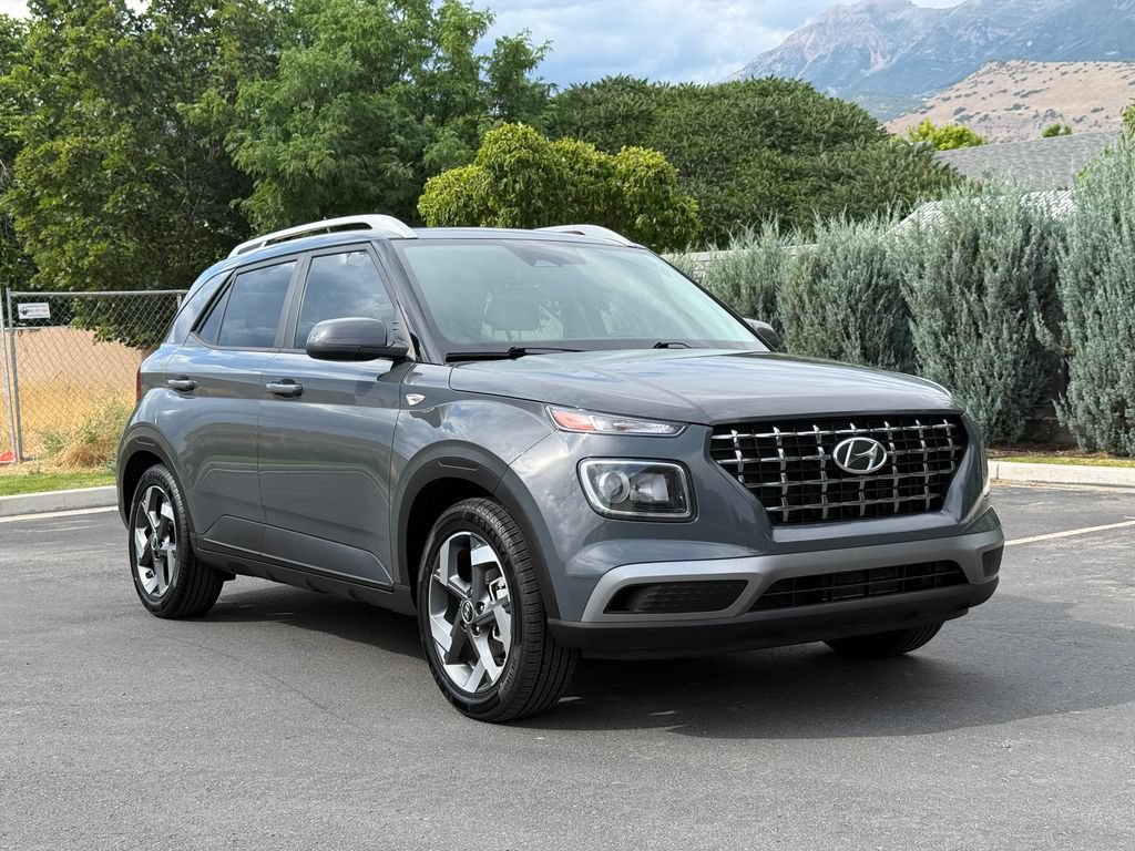 Used 2023 Hyundai Venue SEL w/ Cargo Package FWD image 1