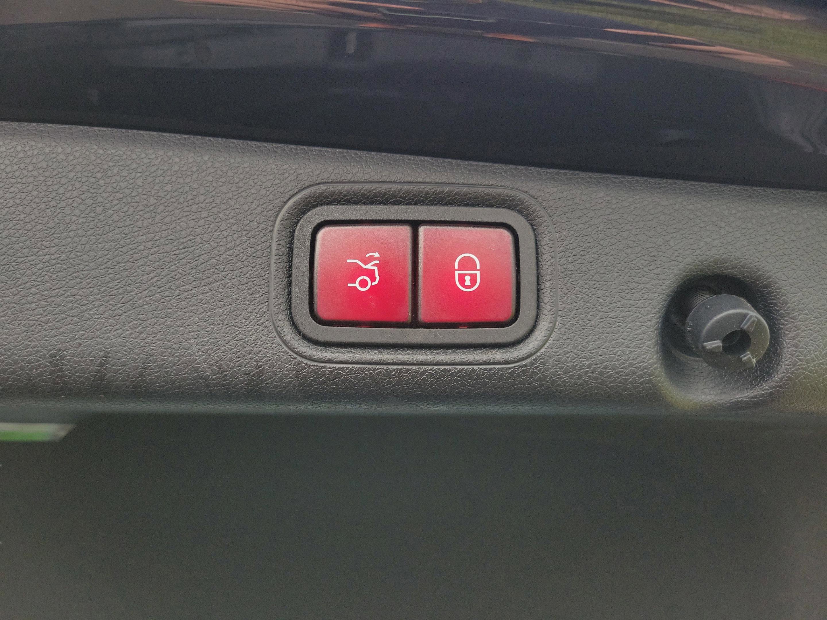 Certified 2022 Mercedes-Benz E 350 Sedan image 5