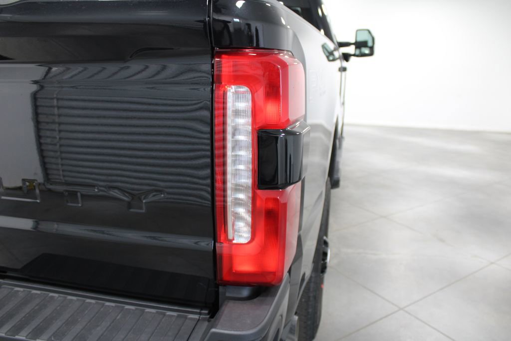 New 2025 Ford F250 Lariat w/ Lariat Ultimate Package image 13
