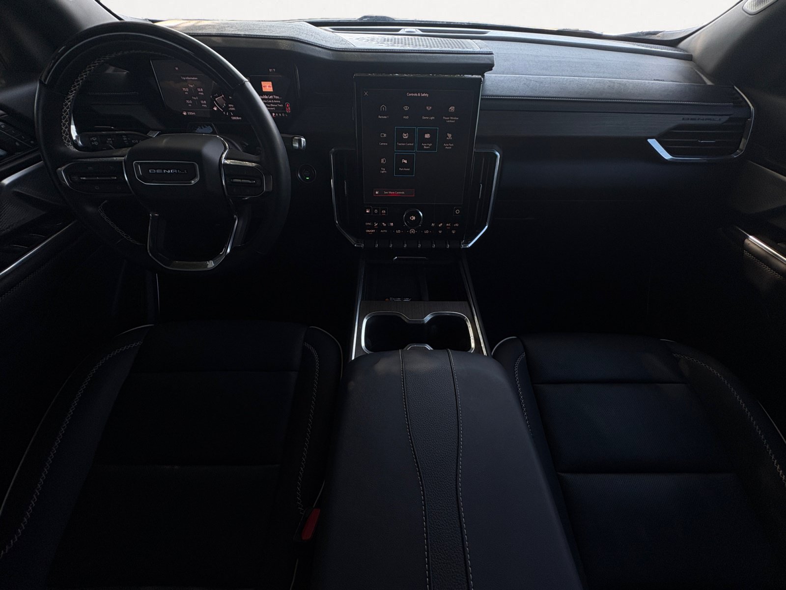 Used 2024 GMC Acadia Denali w/ Super Cruise Package FWD image 3