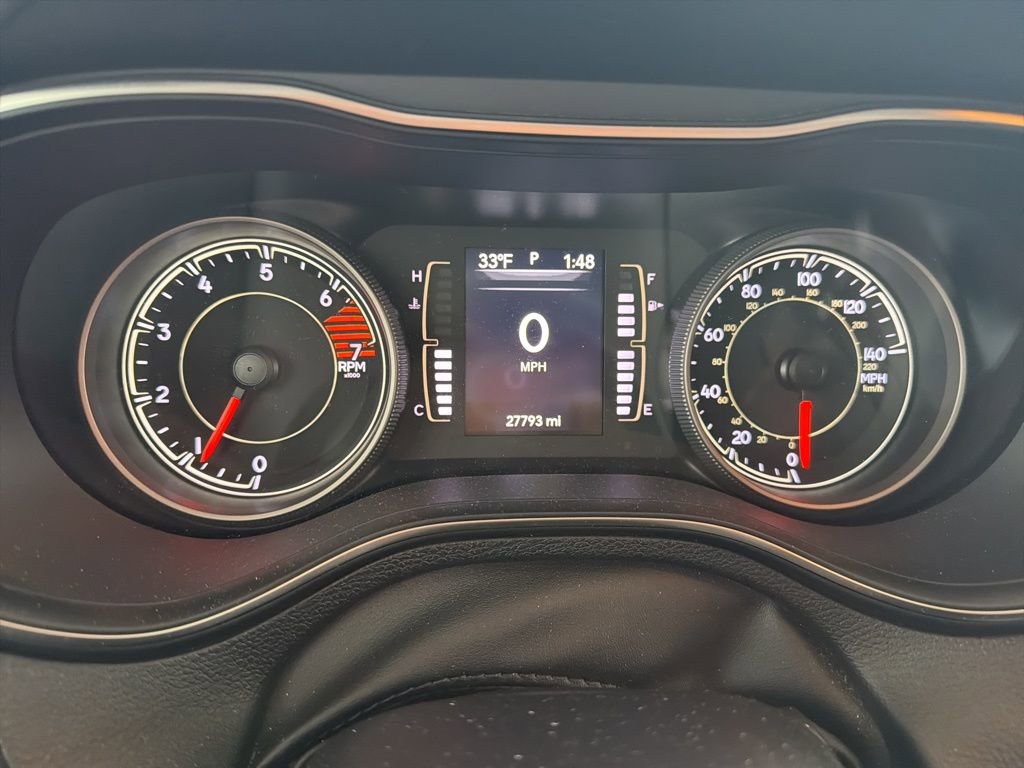 Used 2019 Jeep Cherokee Latitude w/ Popular Appearance Group image 9