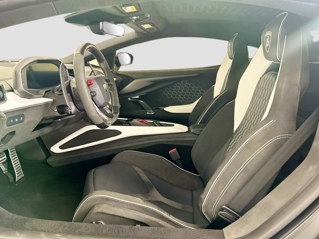 Used 2024 Lamborghini Revuelto AWD/4WD image 17