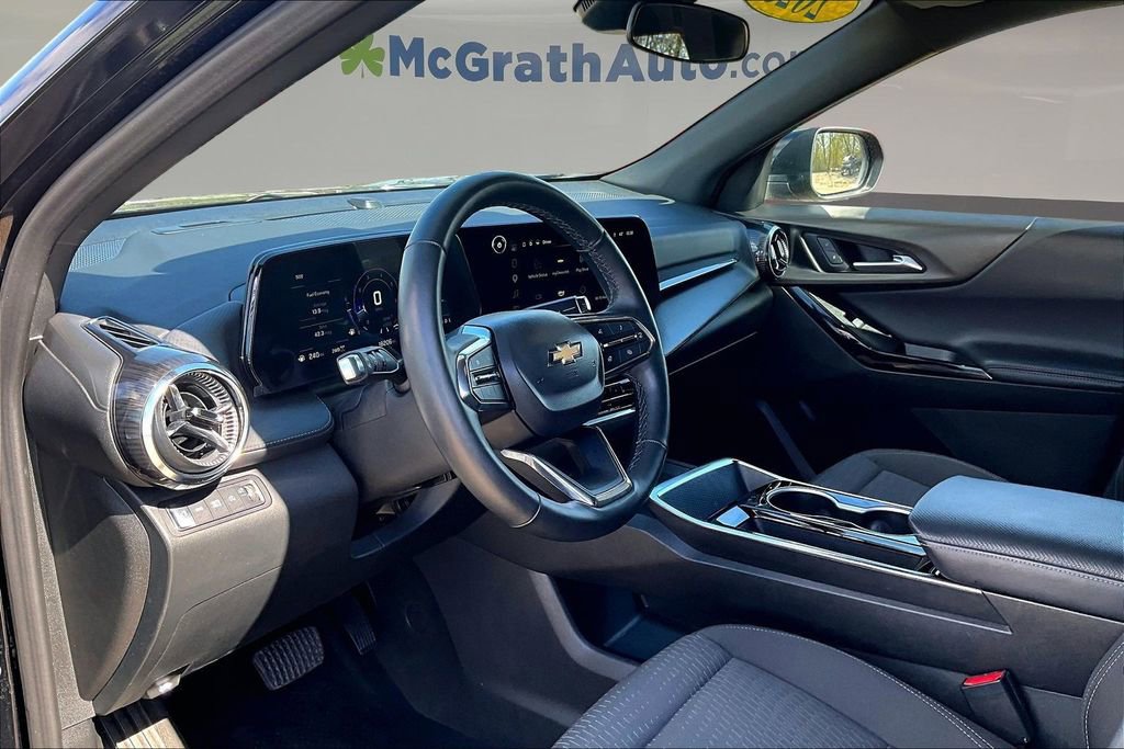 Used 2025 Chevrolet Equinox LT AWD/4WD image 17