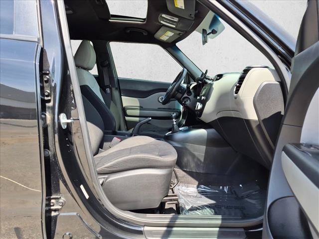 Used 2014 Kia Soul FWD image 24