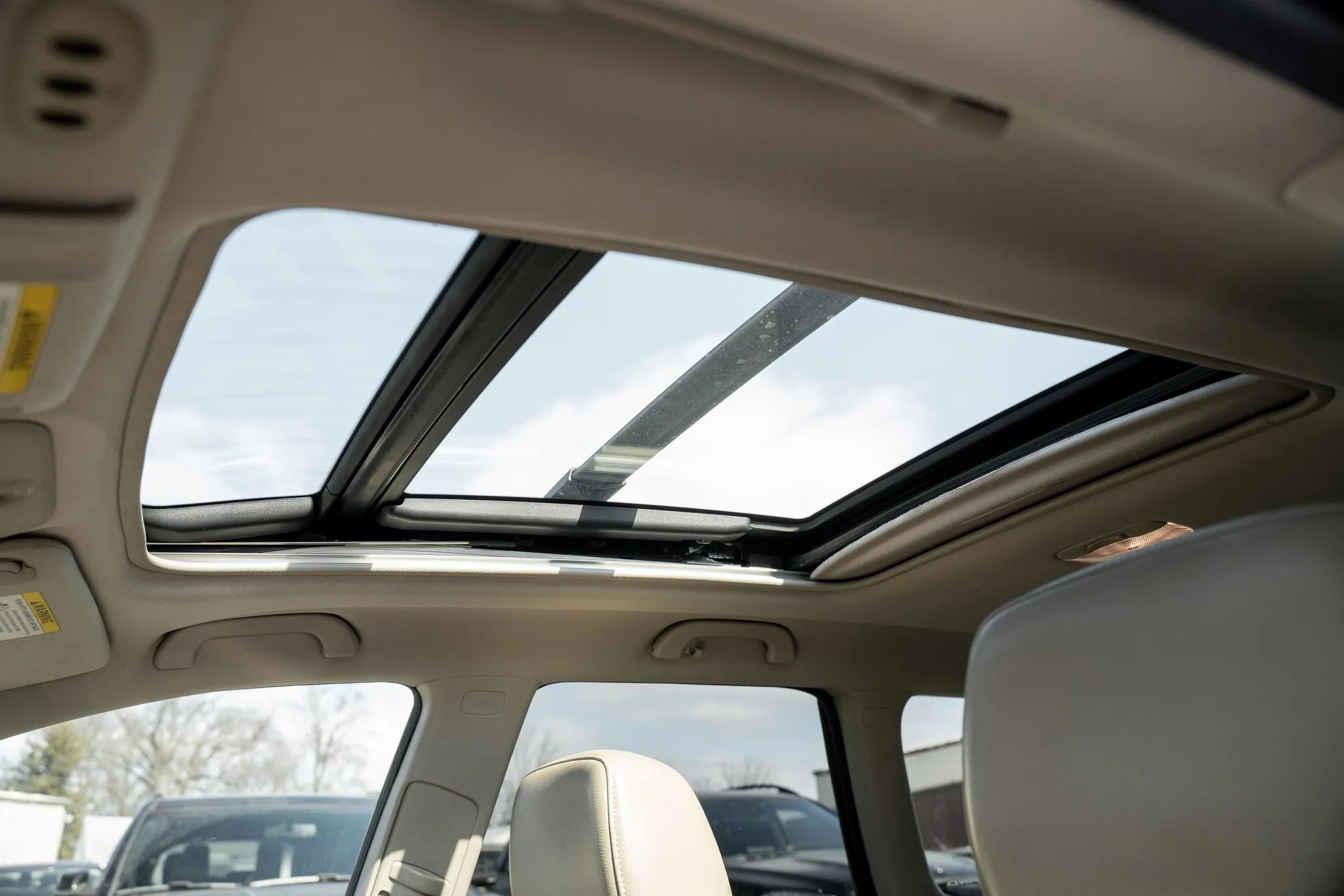 Used 2009 Subaru Outback 3.0R Limited image 16